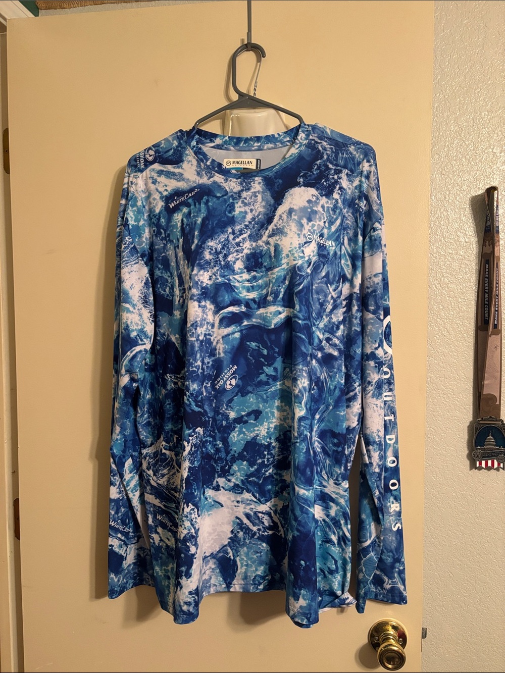Magellan Outdoors Blue and White Ocean Wave Long Sleeve Tee